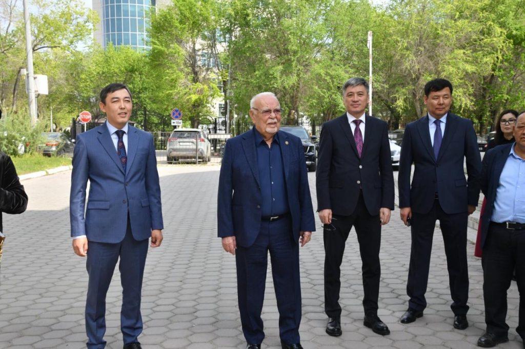 Асанәлі Әшімовтің атаулы ағашы 6 65cf081a 05dd 4a32 be53 d9443e0ae4b5
