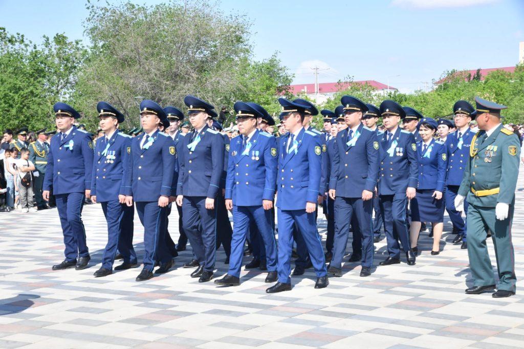 Атыраулықтар мәңгілік алауға гүл шоқтарын қойды 5 e4c83d90 6d89 4dd0 95d4 da60a6b49b06