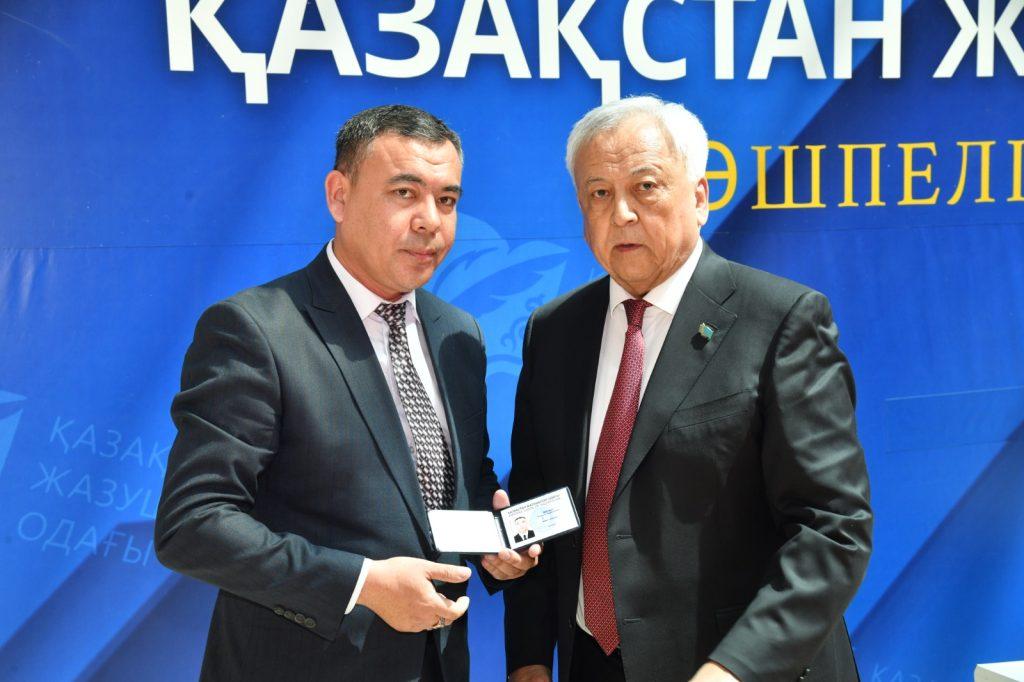 Атыраулық қаламгерлерге “Қазақстанның Құрметті жазушысы” атағы берілді 3 nnnnnnnnn