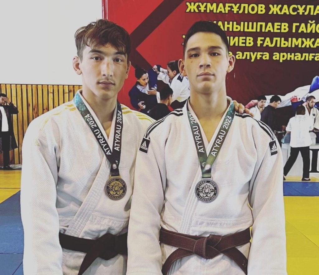 Самбодан әлемнің екі дүркін жүлдегері – Ұлттық ұлан сапында 2 sambo 1
