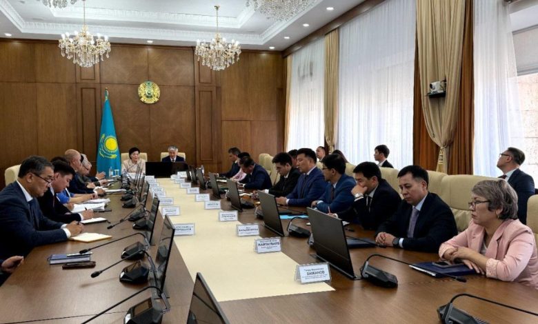 С.Жақыпова Ұлытау облысының әкімі және активімен бірге мемлекеттік қолдау шараларын жүзеге асыру барысын талқылады 1 ulytau