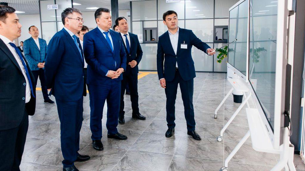 Атырауда өткен көшпелі жиында батыс өңірлерді кешенді дамыту мәселесі талқыланды 3 img 8156