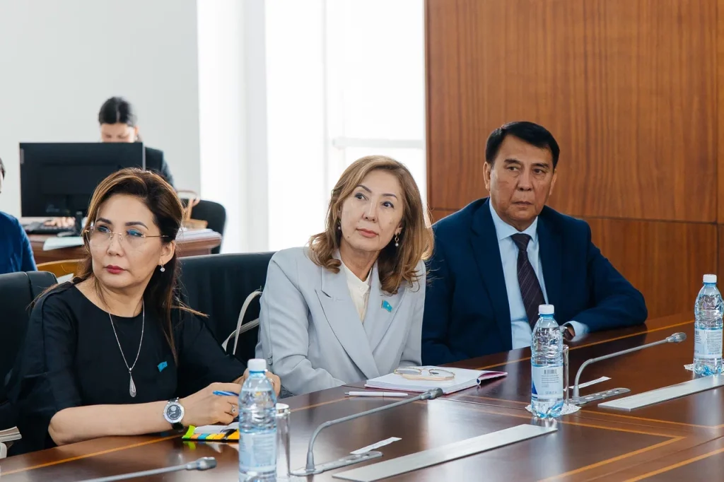 Вице-министр: Атырауда кәсіп бастағысы келетін 291 адамға грант бөлінеді 2 vice 1