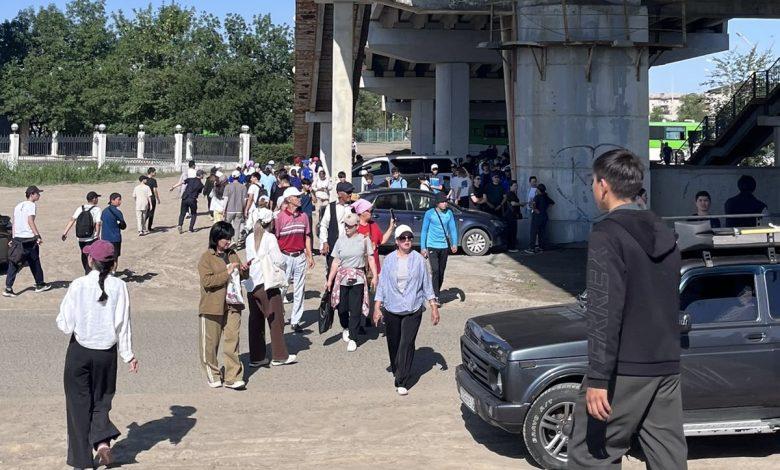 Атырауда «Таза Қазақстан» акциясы аясында сенбілік басталды 1 56f72375 871b 4fdf 9565 86586d2f8da4 1
