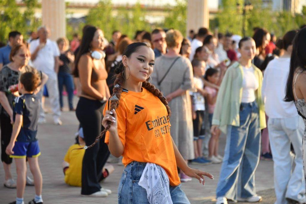 Атырауда халықаралық жастар күніне орай «Atyrau Jastar Fest 2025» фестивалі басталды 4 6776a99f ee35 4540 b606 5f3a62a67eff
